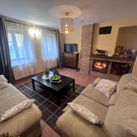 فيلا La Casina Del Rio Argovejo المظهر الخارجي الصورة